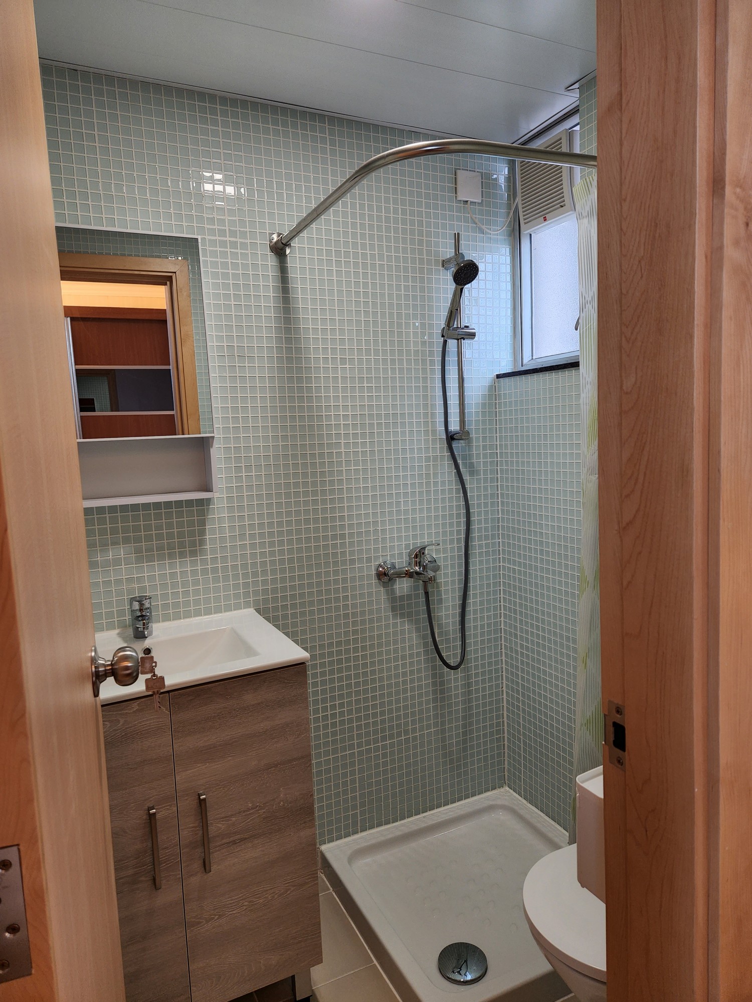 Bathroom R00004