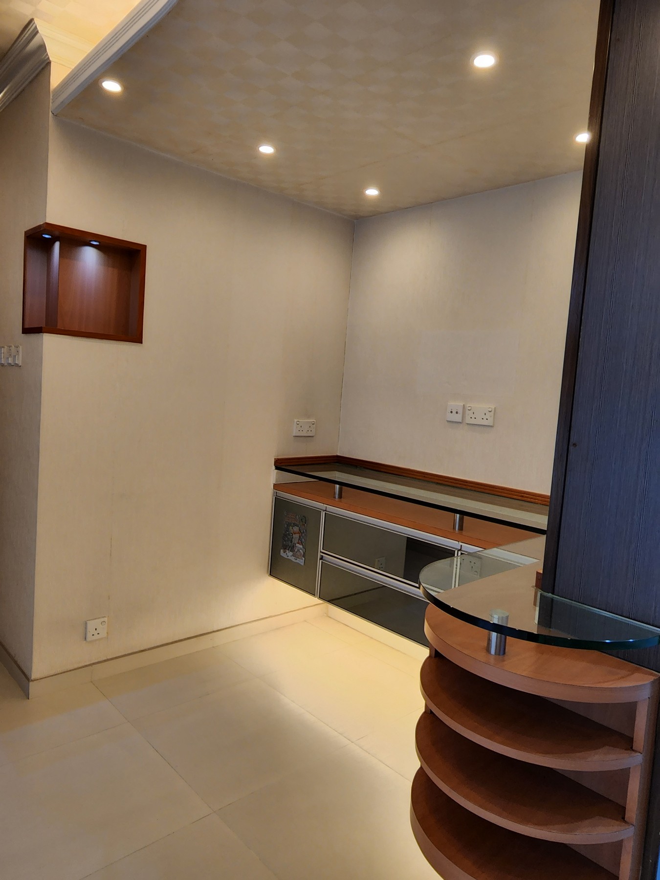 Living Rm R00002