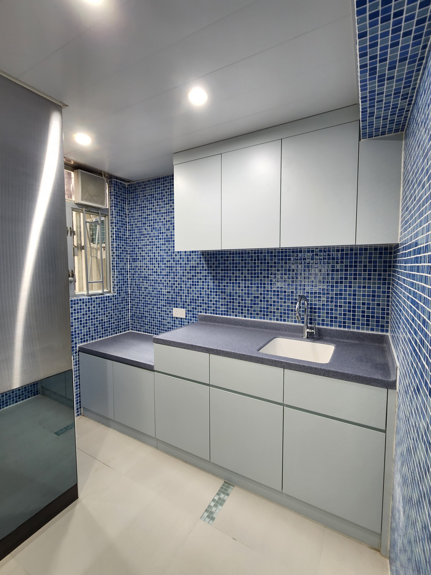 Open kitchen R R00004